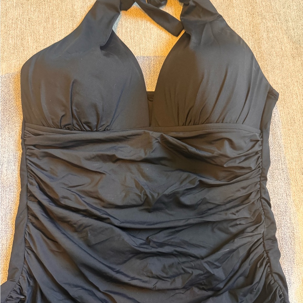 La Blanca Elegant Black Halter One-Piece Top Swimsuit NWOT Sz US 12